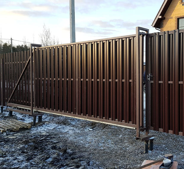 Винтовые сваи для ворот и калиток в Адлере